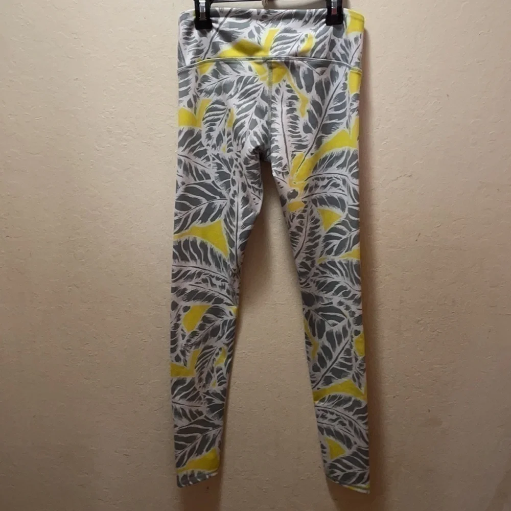 ALO Airbrush Legging  Palm Springs Zest Yellow Gray Leaf Size XS